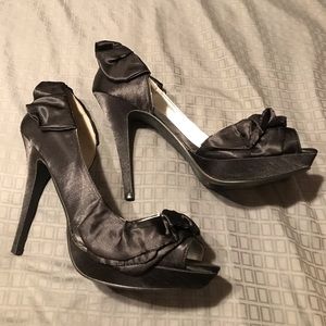 Shi by Journeys black 5 inch heals, size 10